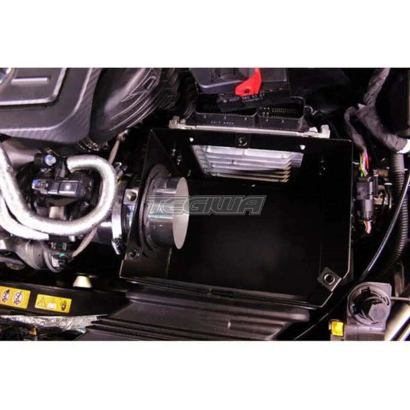 Mishimoto Performance Air Intake Mercedes-Benz CLA45 AMG 14-19 - Image 4